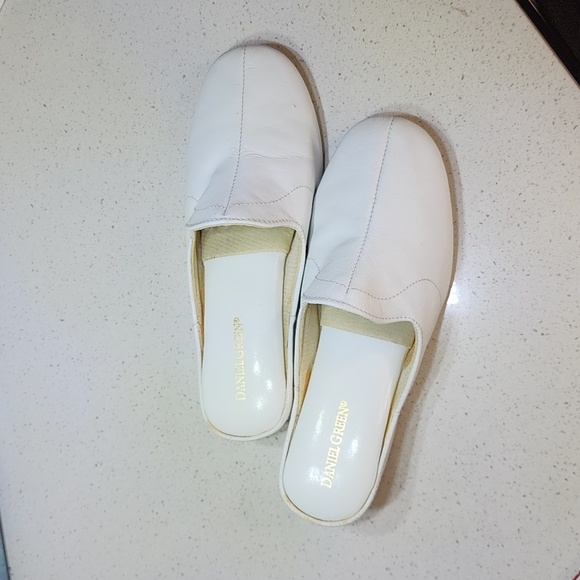 Daniel Green slip on's - Picture 1 of 9